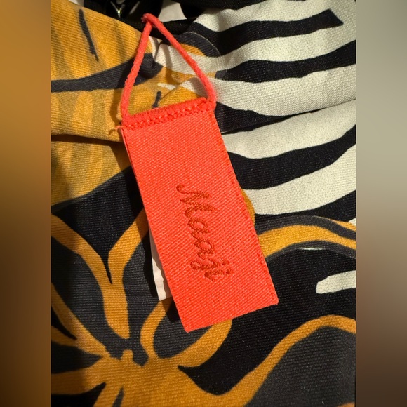 Maaji Reversible Bikini Set with Vibrant Tropical pattern - Picture 5 of 7